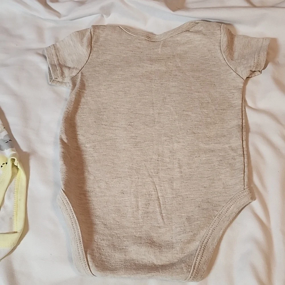LITTLE BEGINNINGS STAR ONESIES SZ 6-9 MONTH